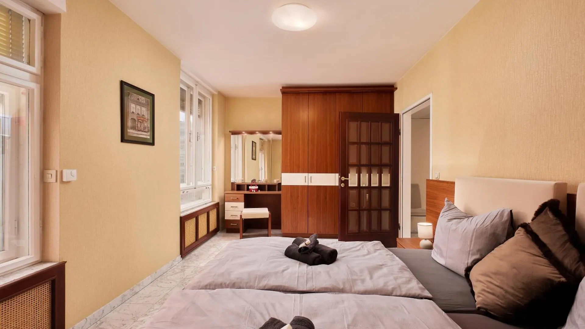 Vienna Prestige Central Luxury Haven W Free Parking And Sauna Austria
