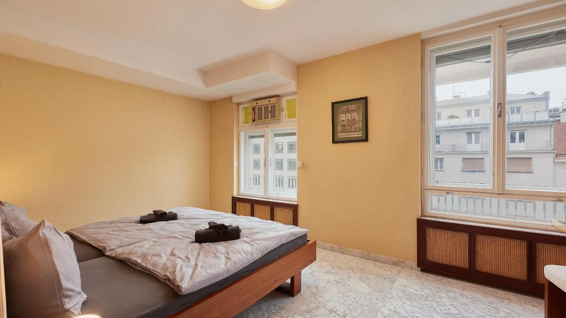 Vienna Prestige Central Luxury Haven W Free Parking And Sauna