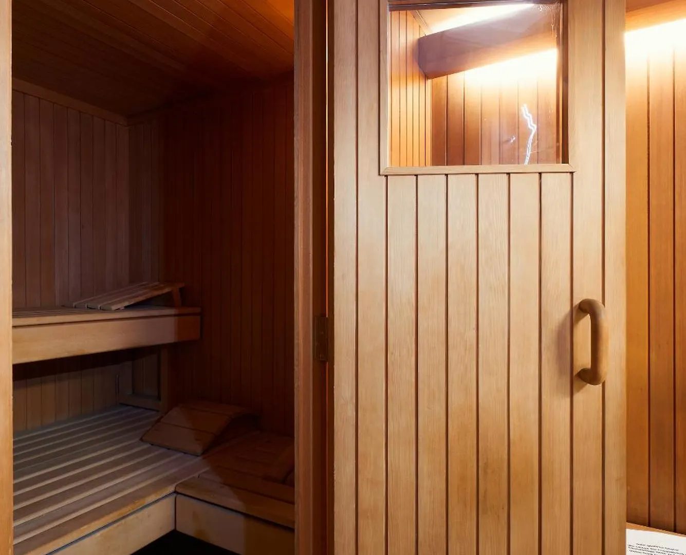 Vienna Prestige Central Luxury Haven W Free Parking And Sauna Apartment