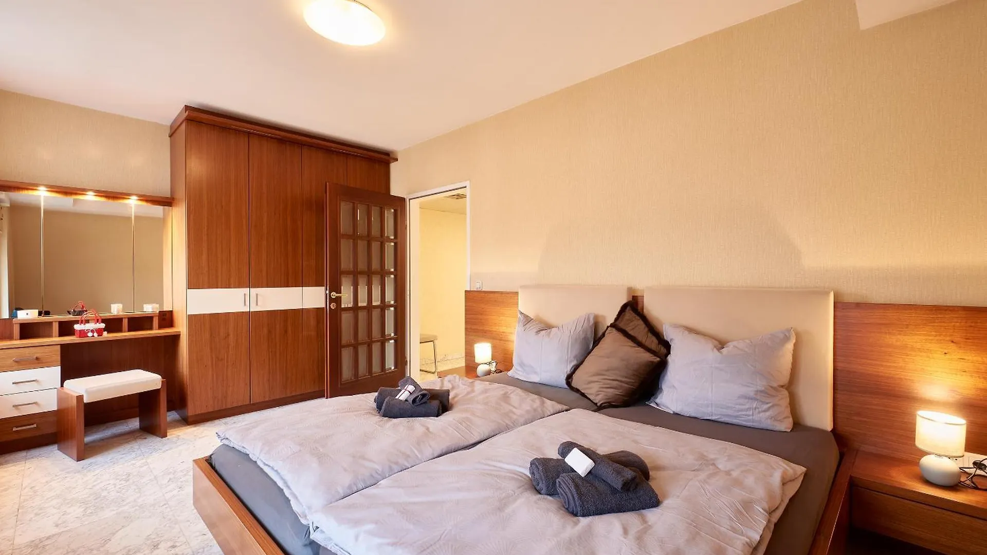 Vienna Prestige Central Luxury Haven W Free Parking And Sauna 0*,