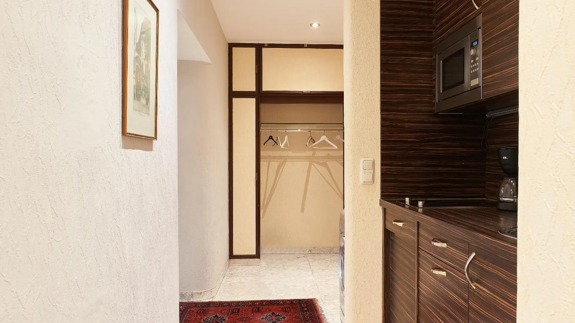 Vienna Prestige Central Luxury Haven W Free Parking And Sauna 0*,  Austria